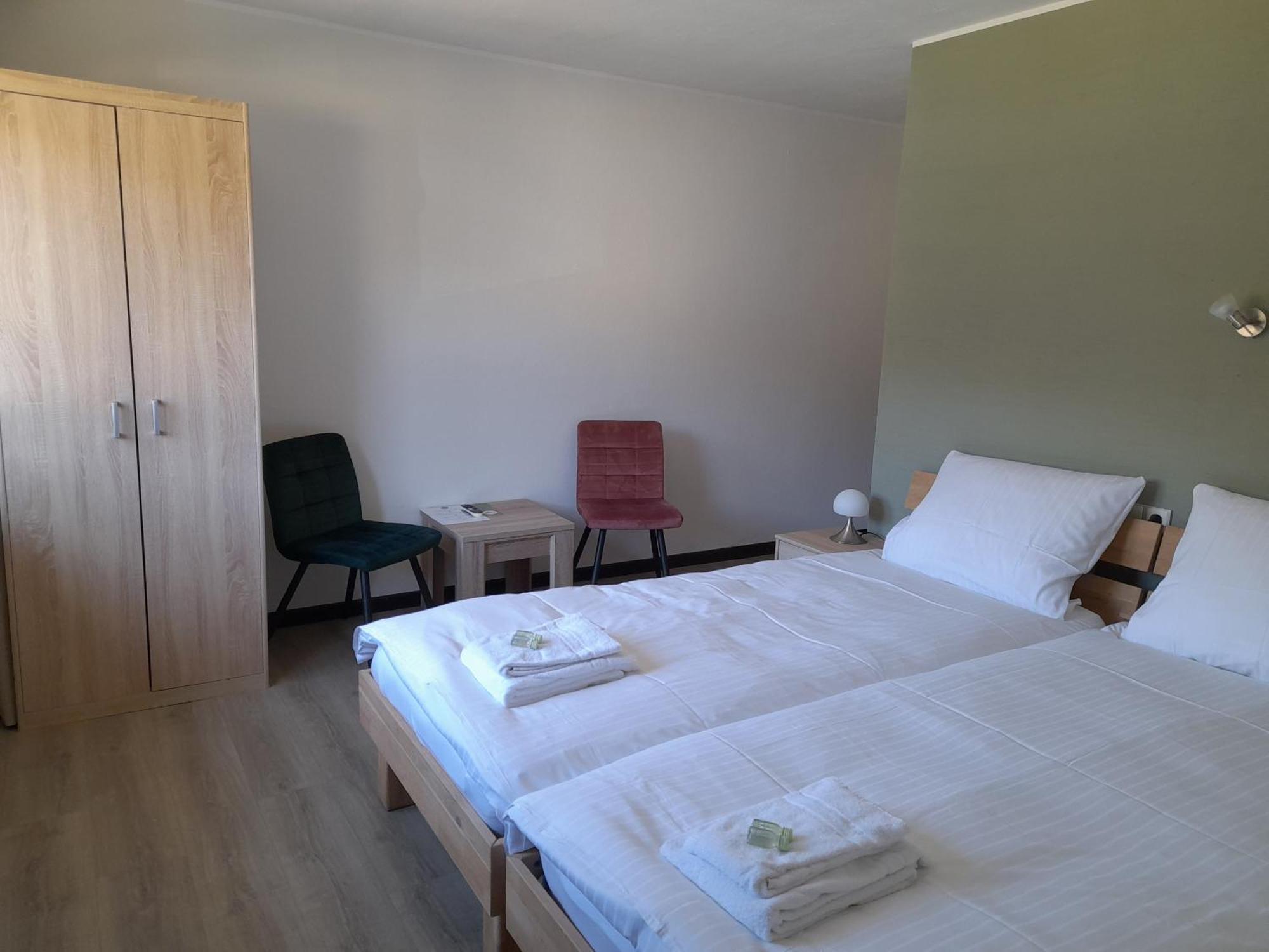 Garni Hotel im Fachwerkhof Simmerath Zimmer foto
